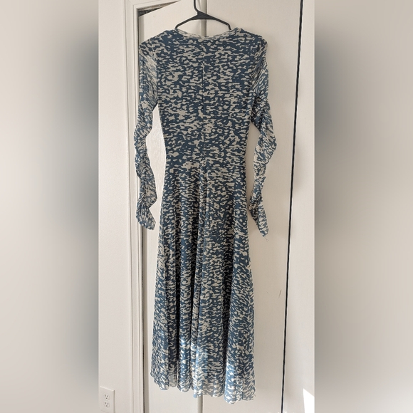 H&M Blue and Tan Patterned Long Sleeve Midi   Dress Size XS EUC! - Picture 2 of 7
